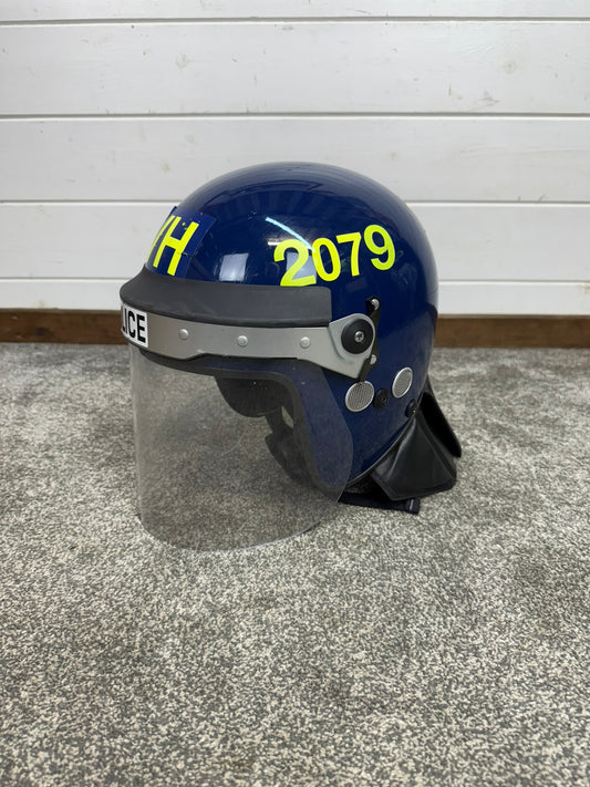 Ex Police Argus APH 05G Riot Helmet Obsolete Display Paintball 58-59cm
