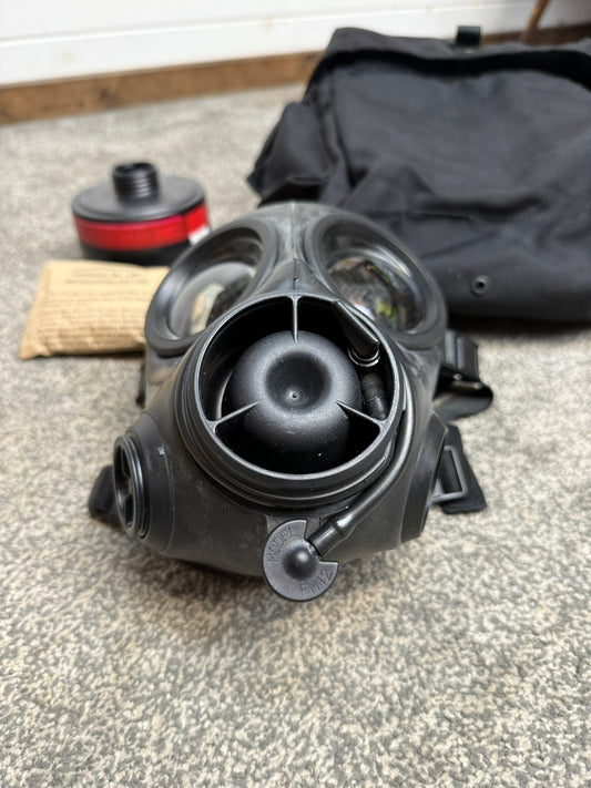 Avon FM12 Respirator Twin Port Gas Mask Size 2 Haversack Bag & Filter Ex Police