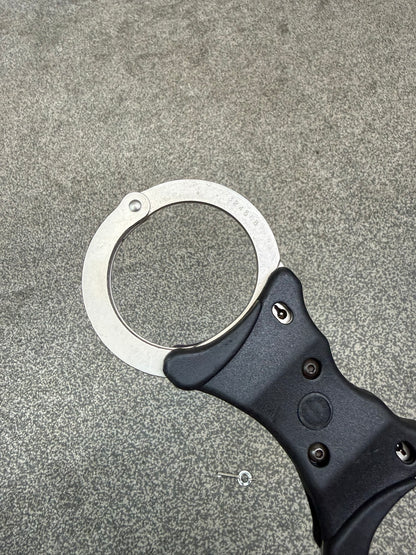 Ex Police Hiatt Handcuffs Rigid Cuffs With Key Security Collectable Memorabilia