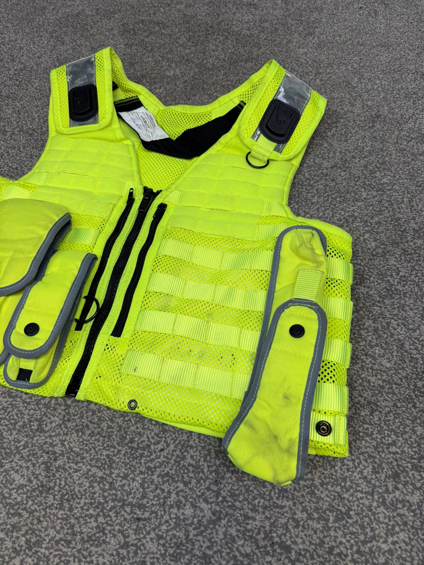 Safariland Hi-Vis MOLLE Vest & Pouches Tactical Utility Security Vest Ex Police - MED