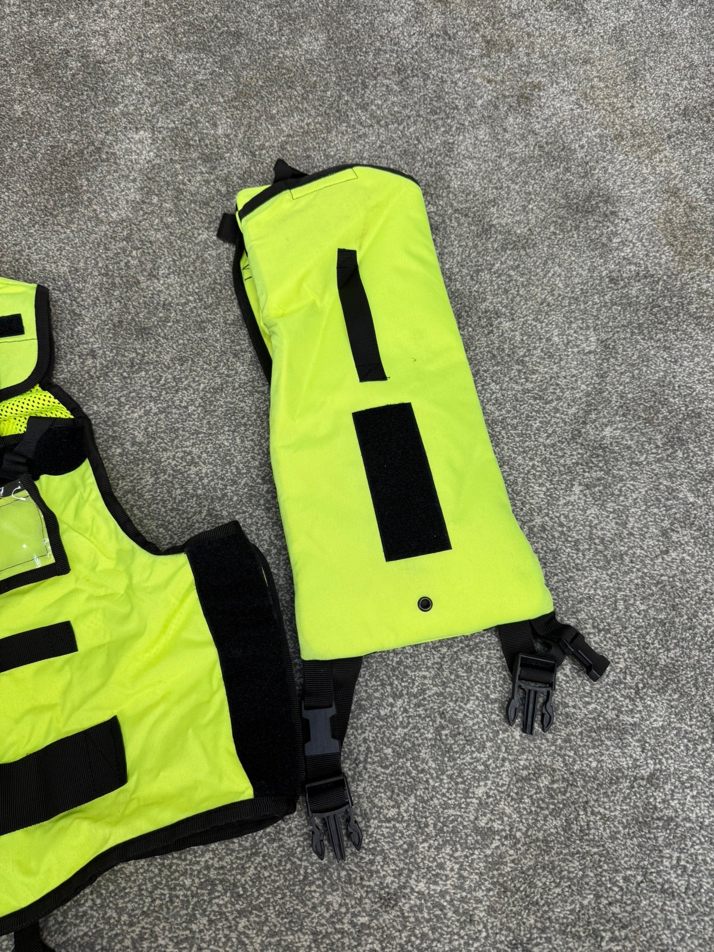 Ex Police Hi Viz Remploy Frontline CBRN Hydration Vest Camelbak Pouch Security