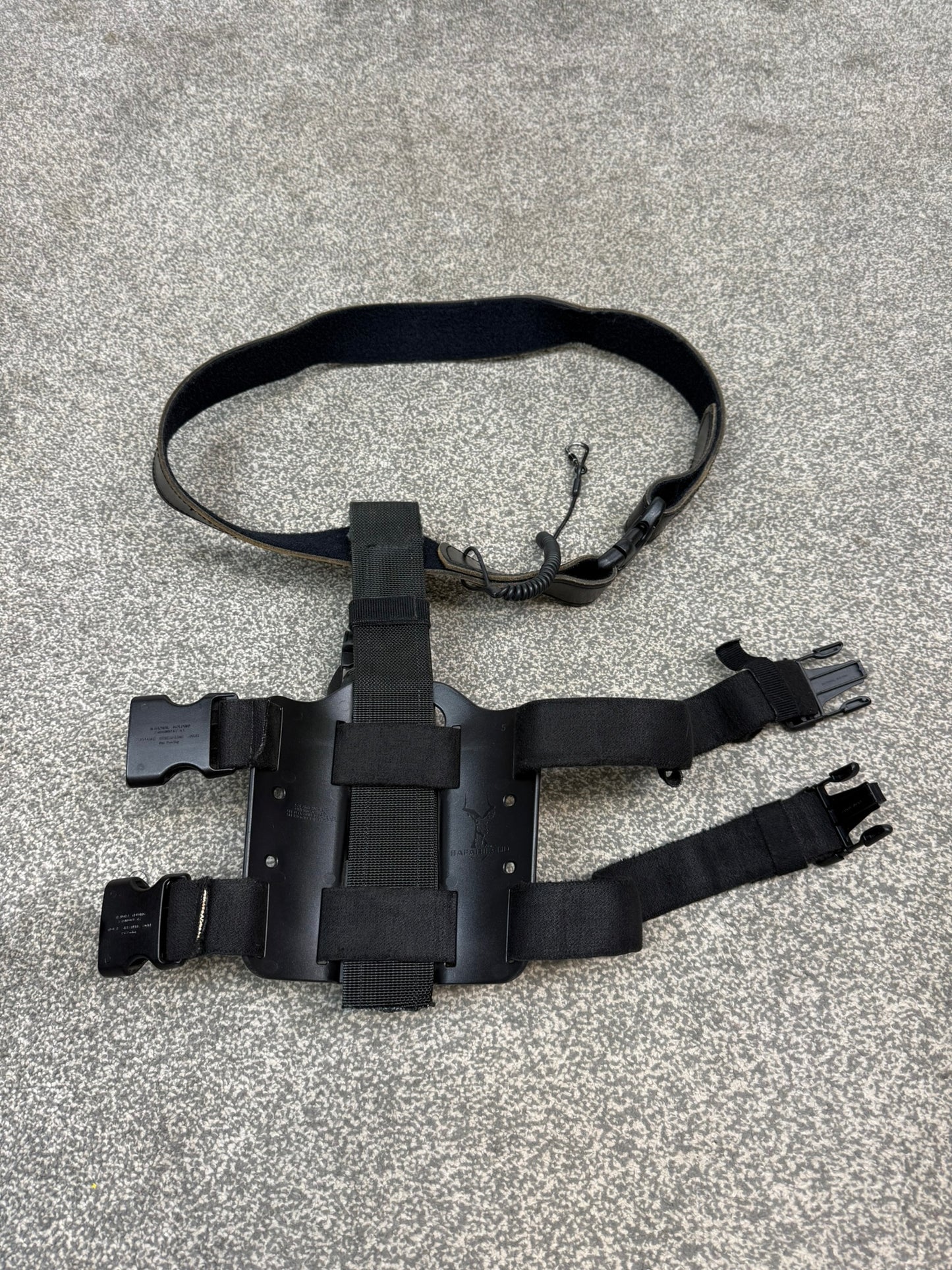 Safariland Drop Leg Holster 6004-837 Glock 17/22 With Leather Belt - Lrg