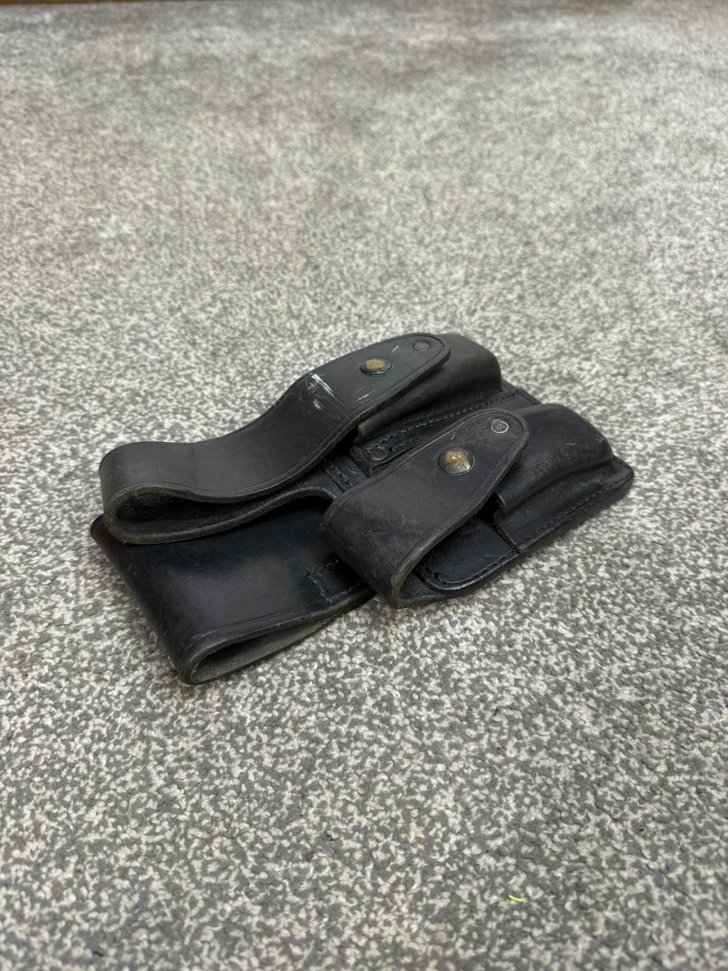 Ex Police Leather MP5 Double Mag Belt Pouch Airsoft Display