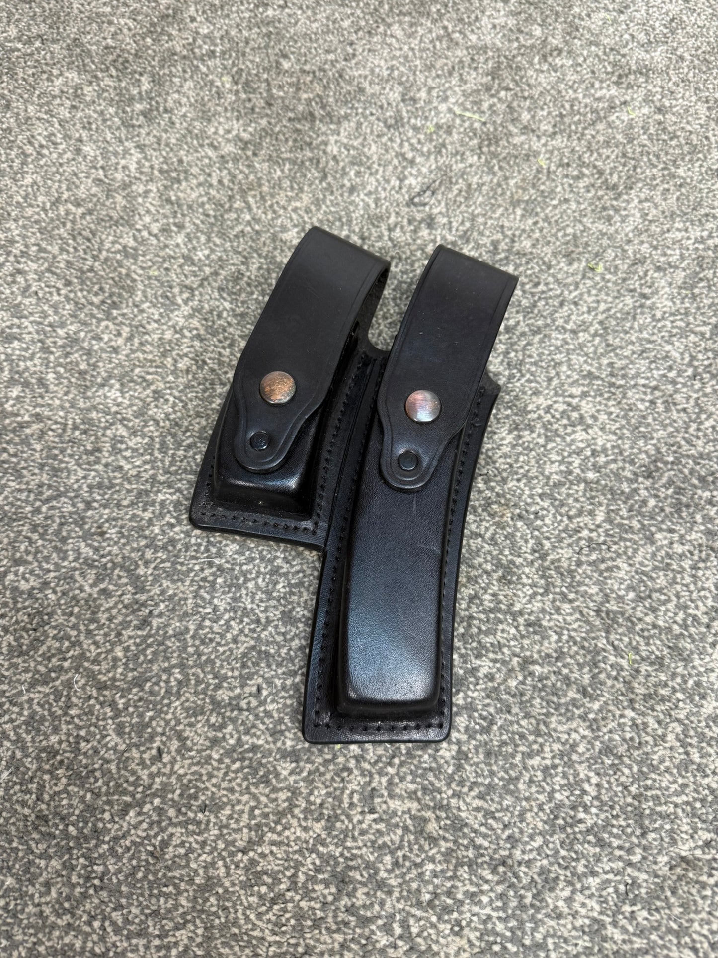 Ex Police H&K MP5 Double Mag Leather Belt Pouch Airsoft Display
