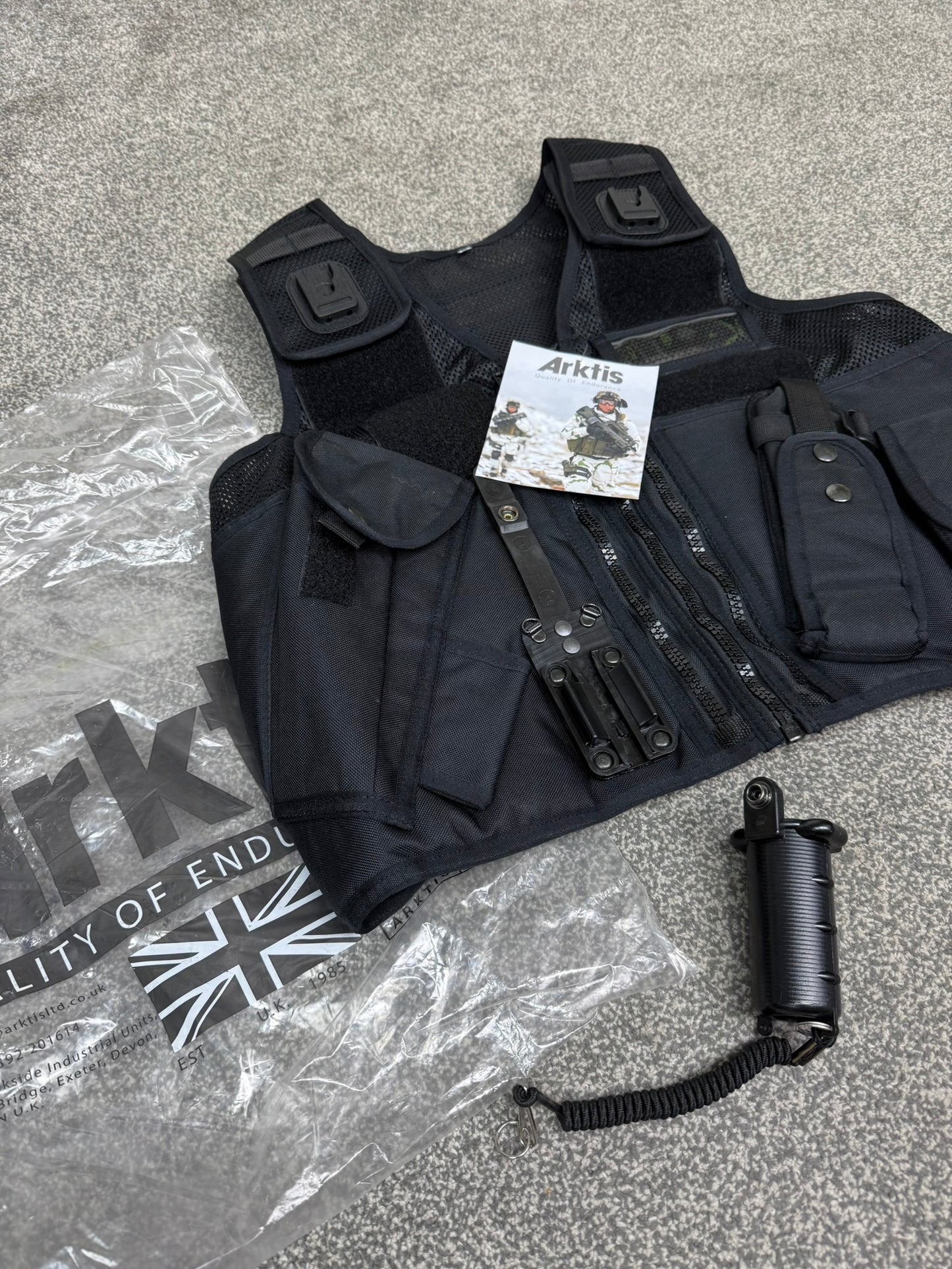 NEW Arktis Vest Black Tactical Utility Vest & Pouches Security Airsoft - Medium