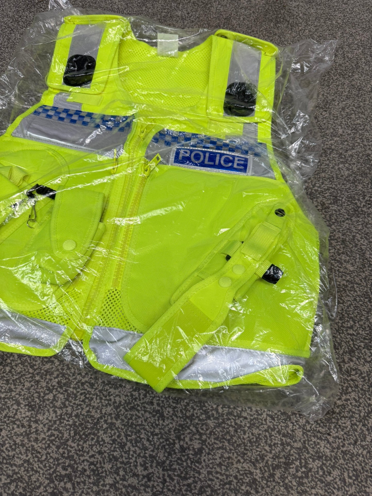 NEW Police Protec Utility Tactical Vest Badged MEDIUM - Collector Display Film / TV Uniform