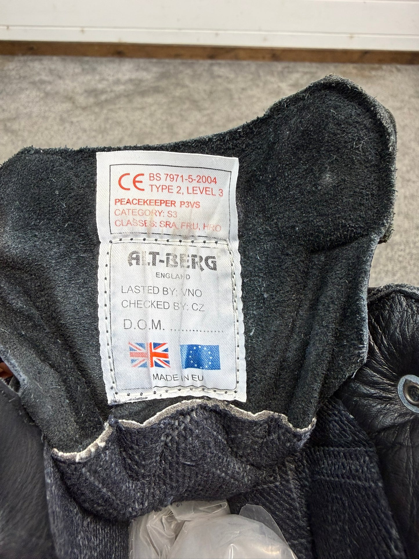 Altberg Peacekeeper P3 VS Black Leather Safety Combat Boots Size UK 11 Wide