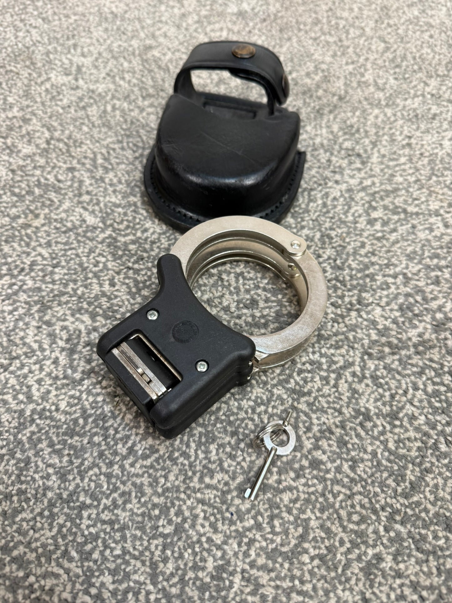 Ex Police Folding Hiatt Handcuffs Hinged Cuffs PSNI Pouch & Key Security Collectible