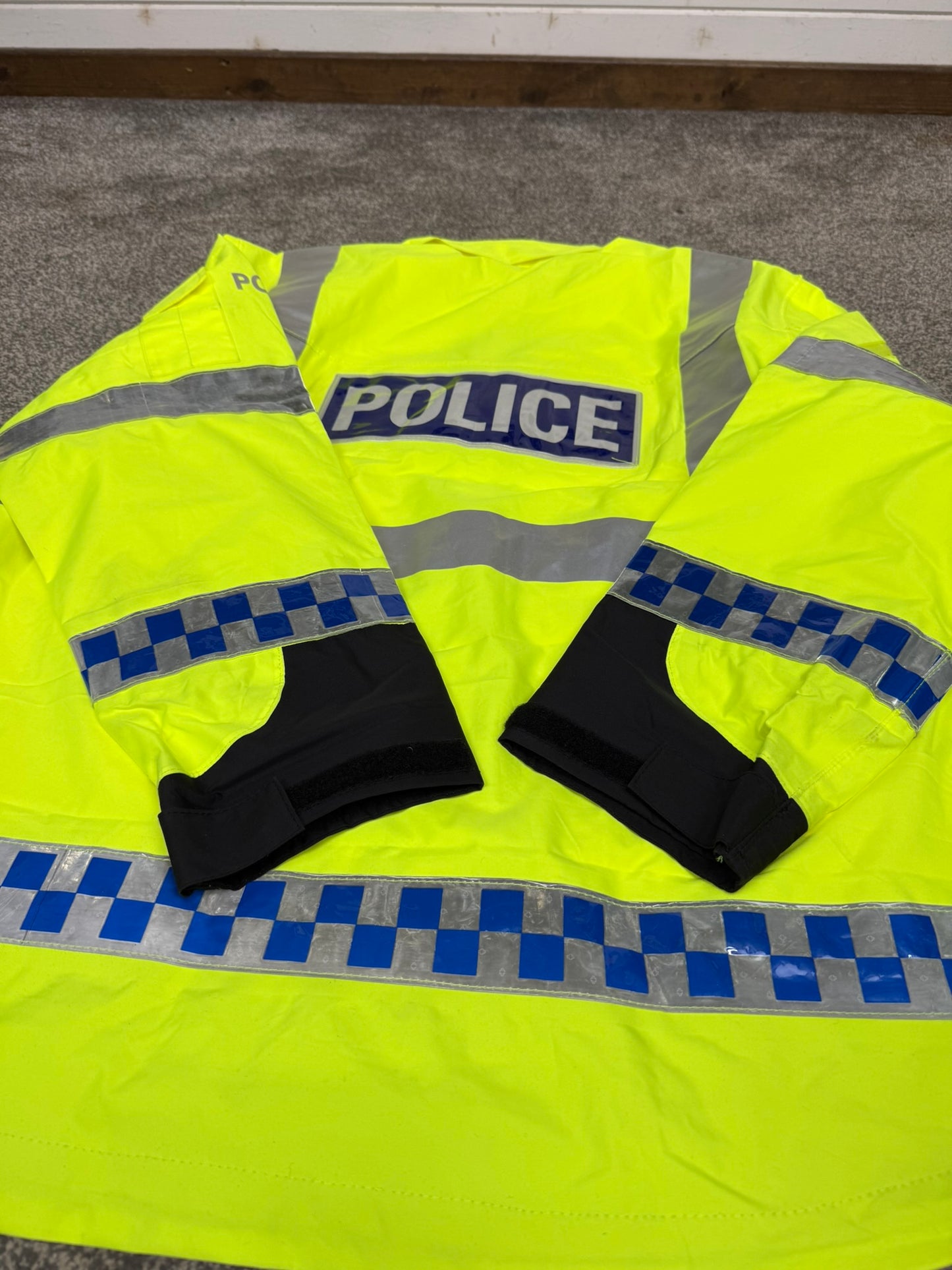 Ex Police PSNI Waterproof Hi Vis Jacket Coat BADGED Collector TV / Film Display
