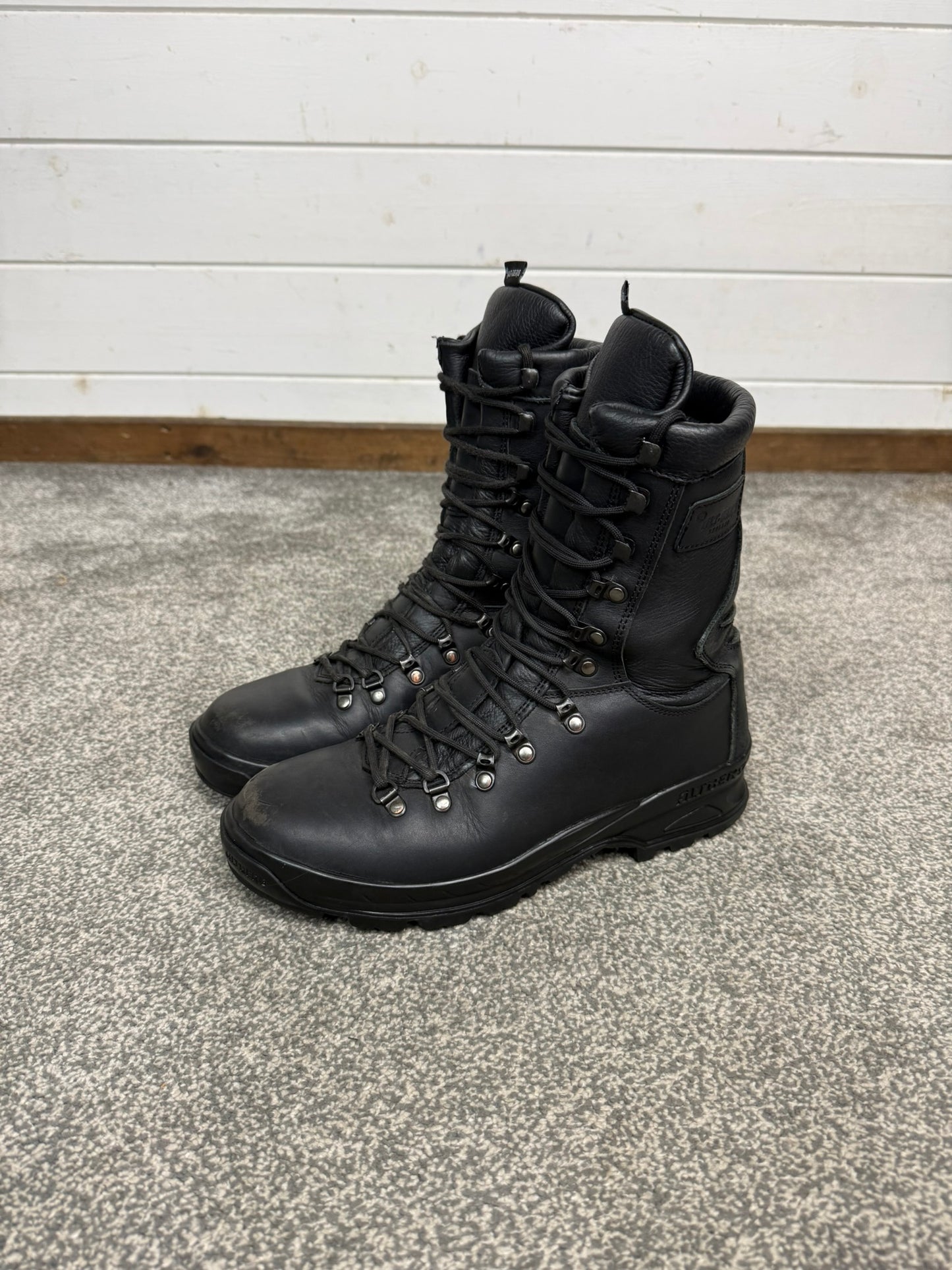 Altberg Field & Fell Original Leather Waterproof Combat Boots UK 9