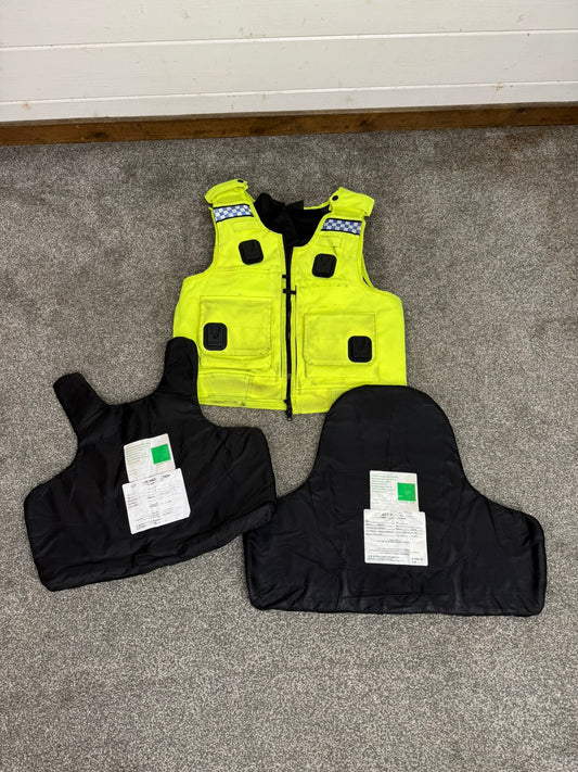 Ex Police Cooneen Body Armour Vest MEDIUM - Anti Stab & Ballistic HG1A & KR1