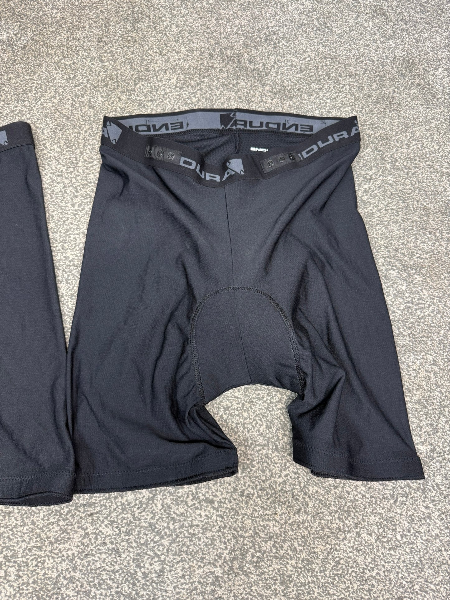 2x Endura Cycling Padded Shorts Undershorts - XL