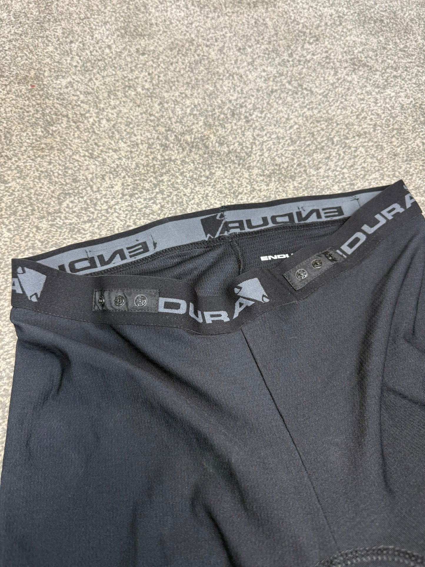 2x Endura Cycling Padded Shorts Undershorts - XL