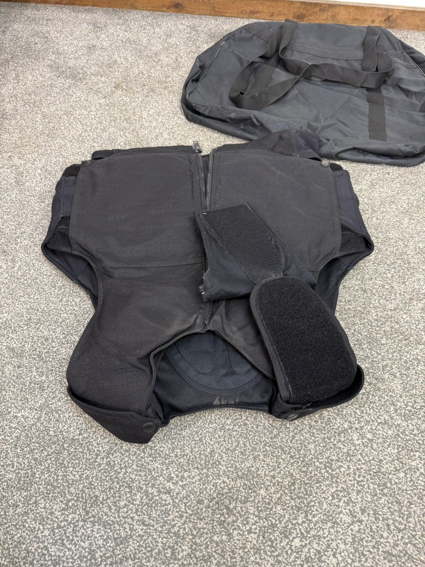 Ex Police Hauberg Body Armour Vest & Bag LRG Anti Stab Ballistic HG2 & KR2