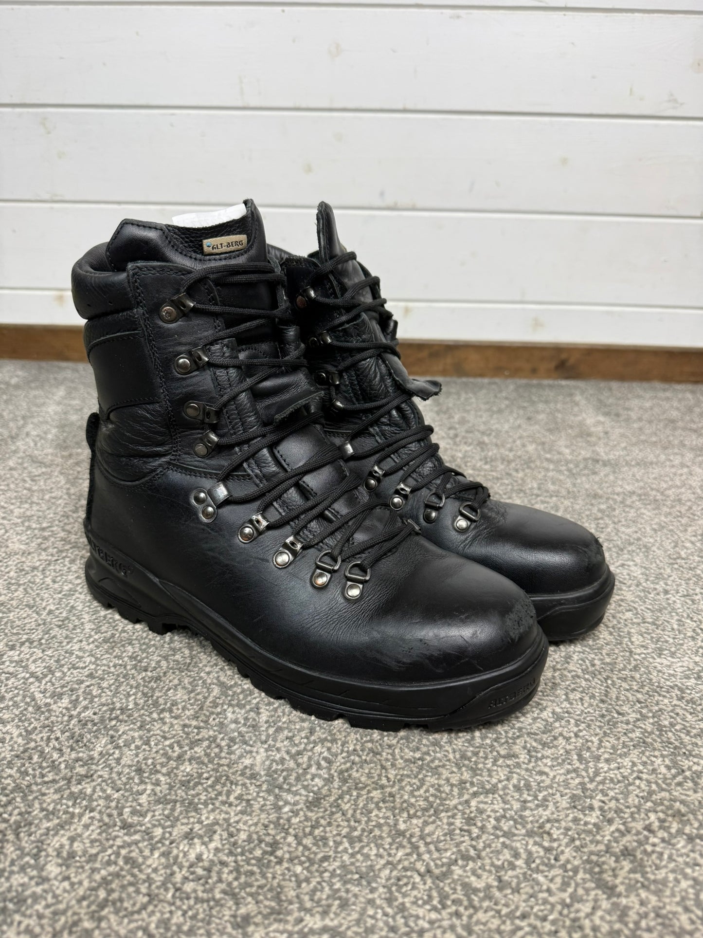 Altberg Peacekeeper P3 VS Black Leather Waterproof Combat Boots Size UK 9