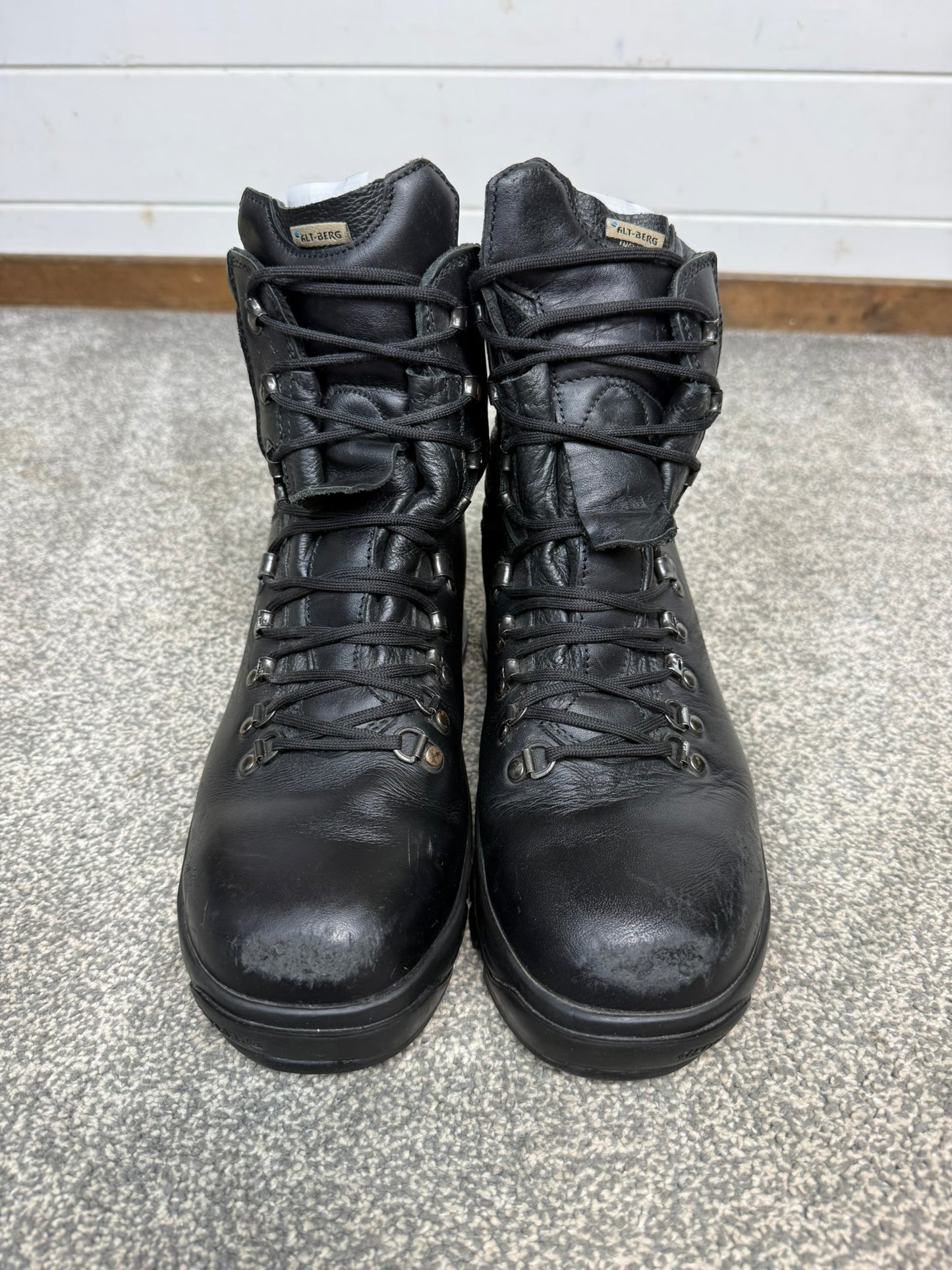 Altberg Peacekeeper P3 VS Black Leather Waterproof Combat Boots Size UK 9