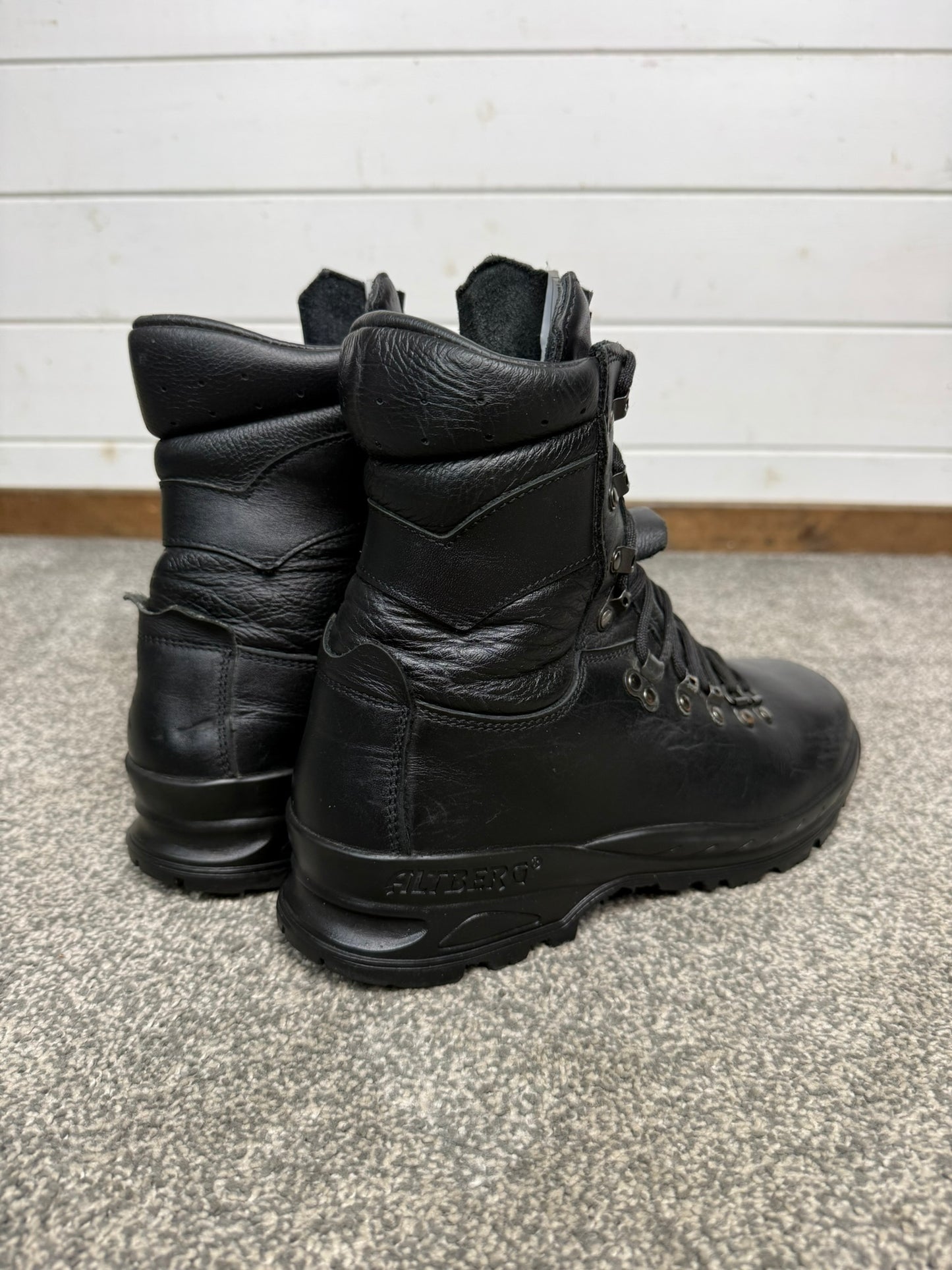 Altberg Peacekeeper P3 VS Black Leather Waterproof Combat Boots Size UK 9