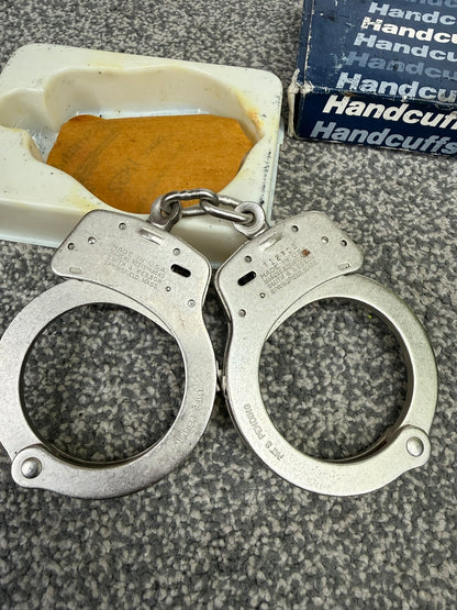 Vintage Smith & Wesson Model 100 Chain Handcuffs Ex Police Cuffs