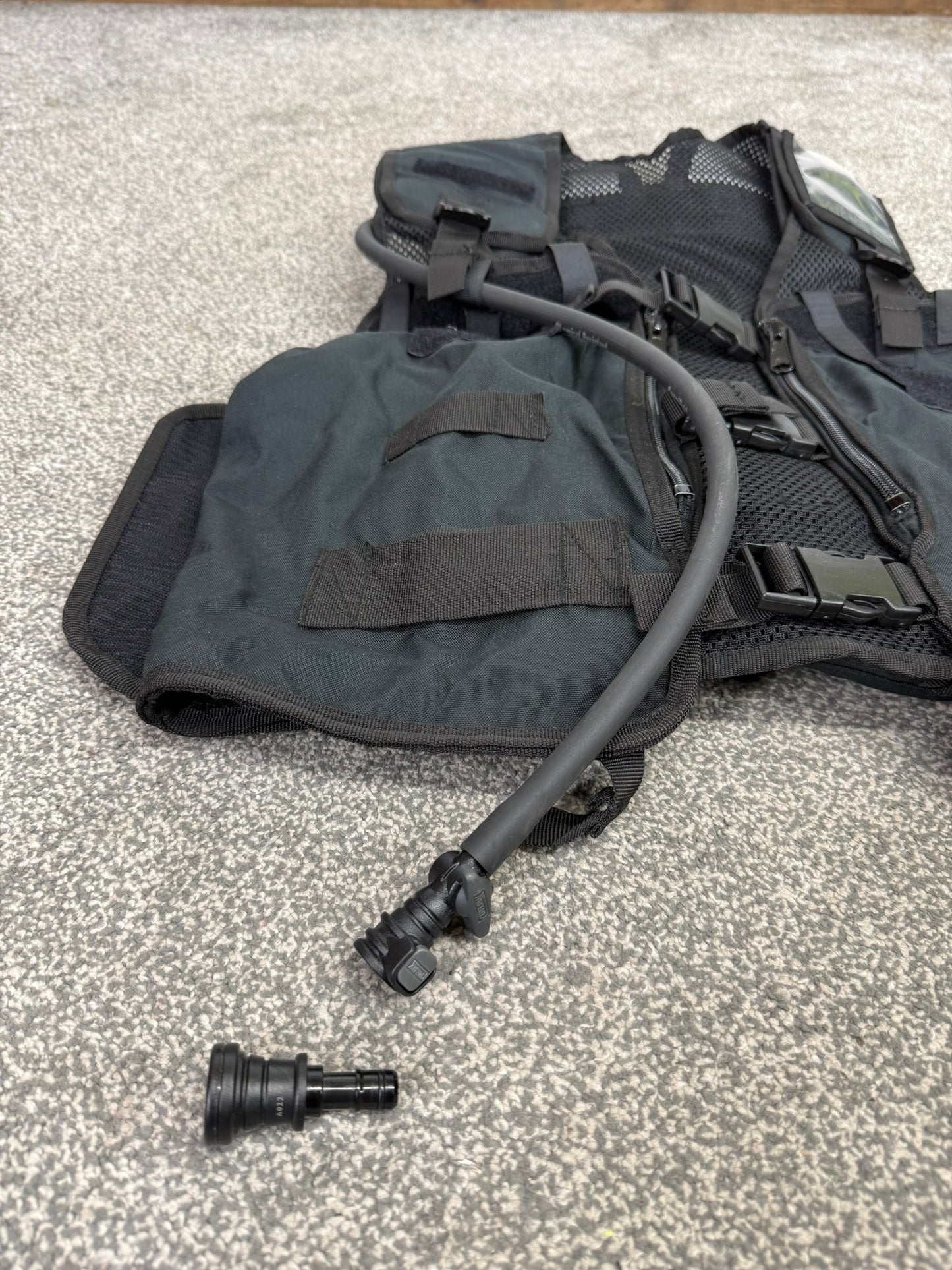 Ex Police Black Remploy Frontline CBRN Hydration Vest Camelbak Pouch Security