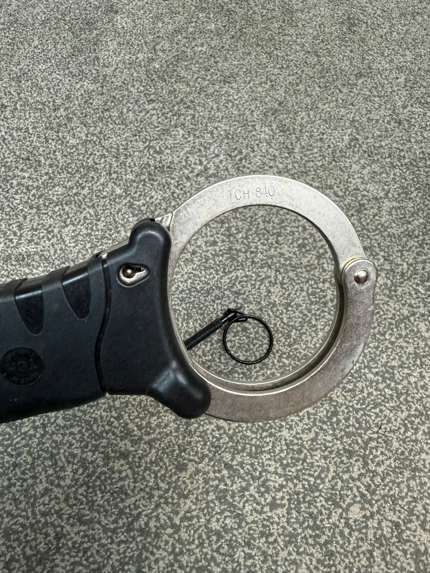 Ex Police TCH 840 Handcuffs Rigid Cuffs With Key & Serial Security Collector