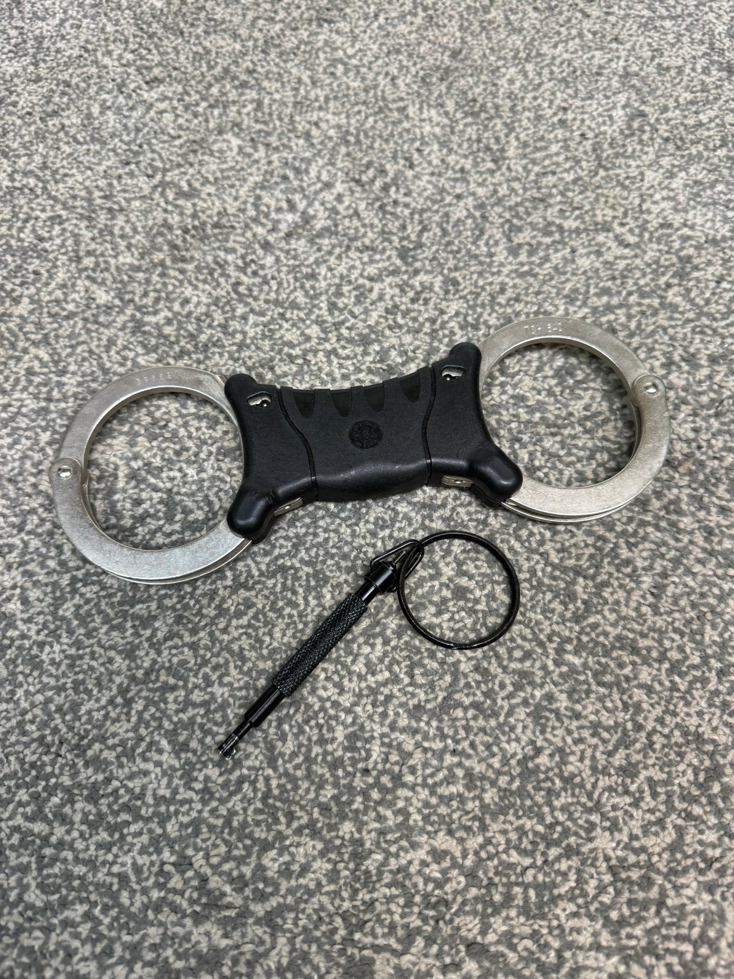Ex Police TCH 840 Handcuffs Rigid Cuffs With Key & Serial Security Collector