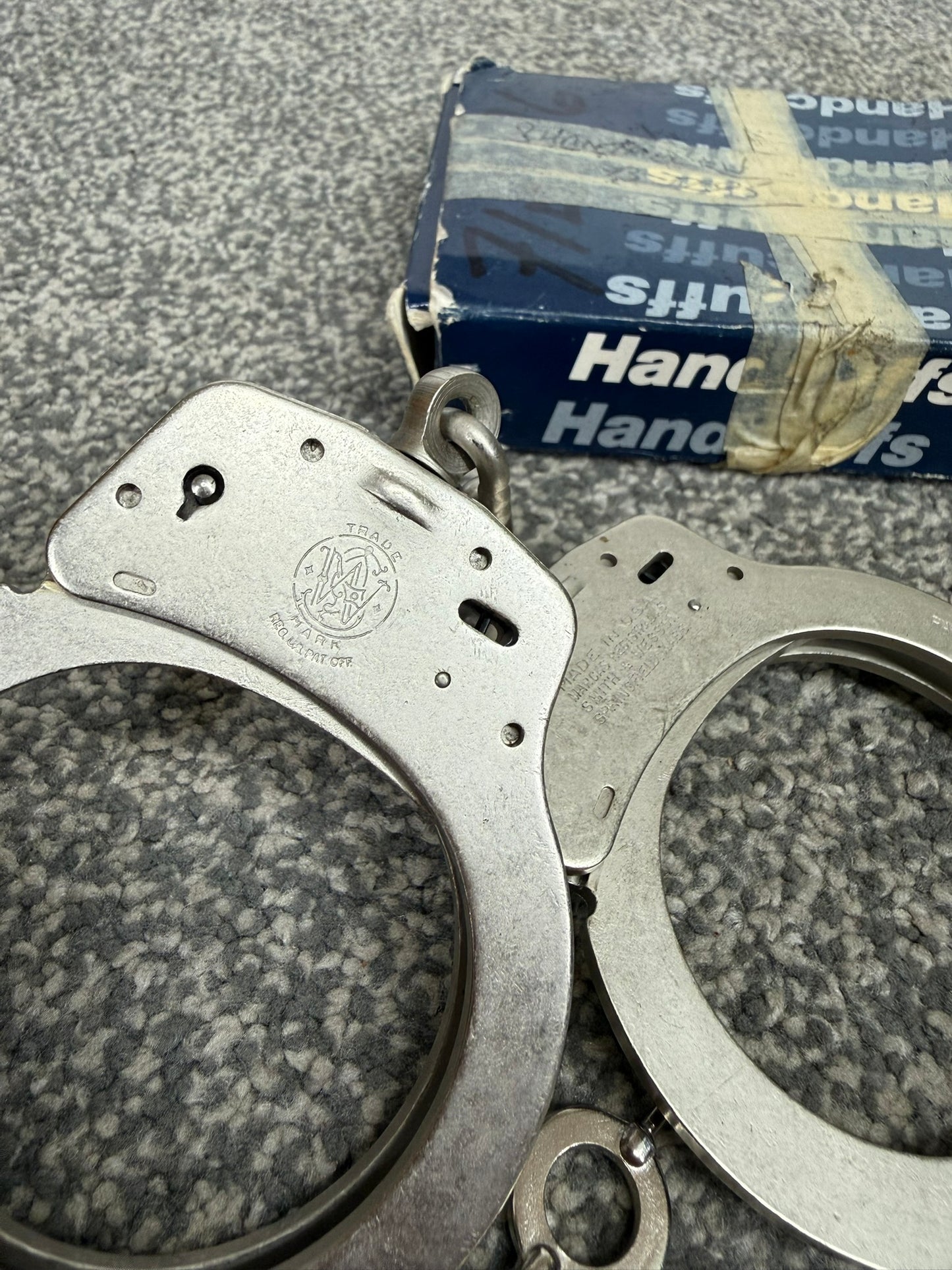 Vintage Smith & Wesson Model 100 Chain Handcuffs Ex Police Cuffs