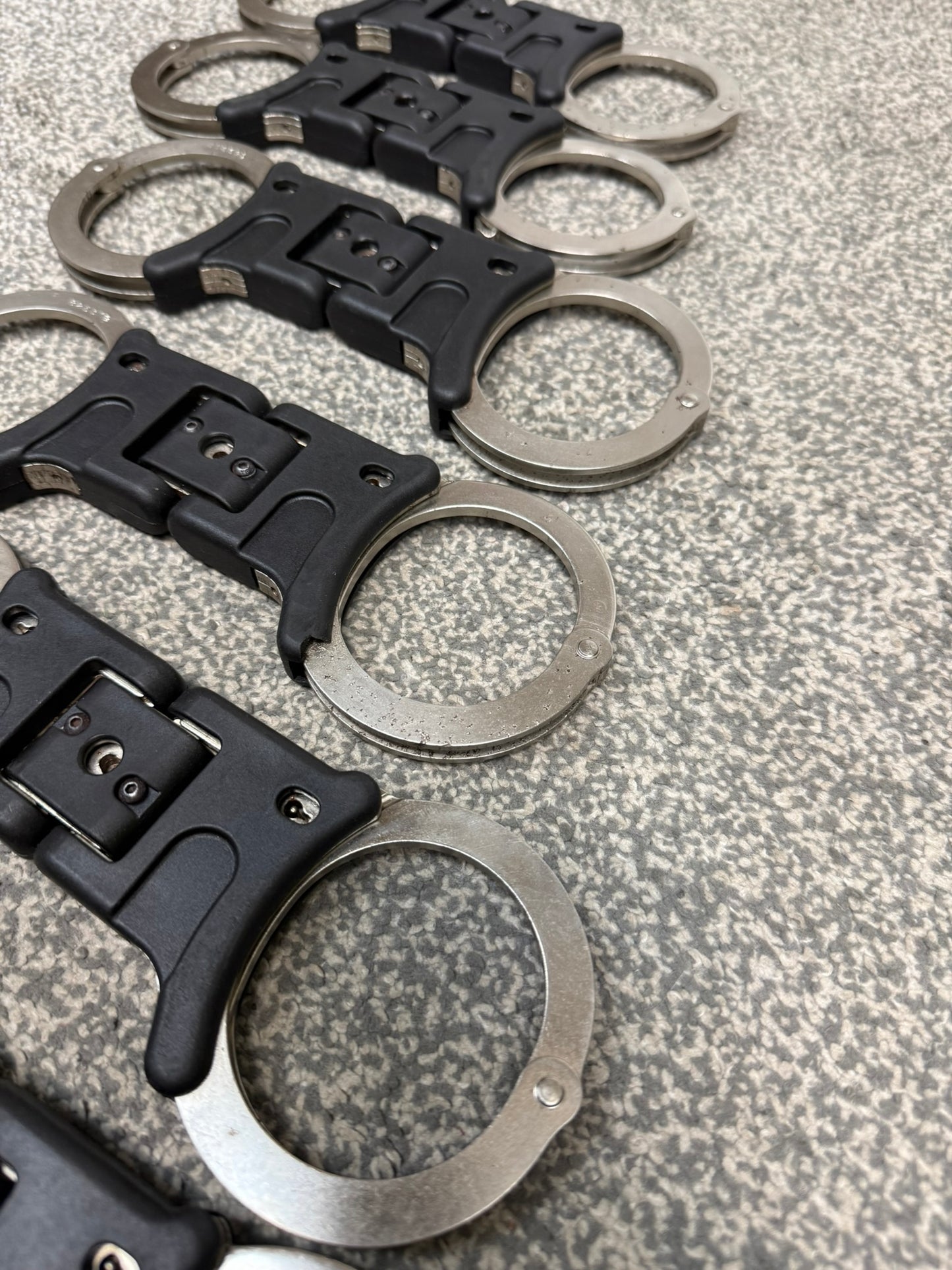 Ex Police Folding Hiatt Handcuffs Hinged Cuffs & Key Security Collectable